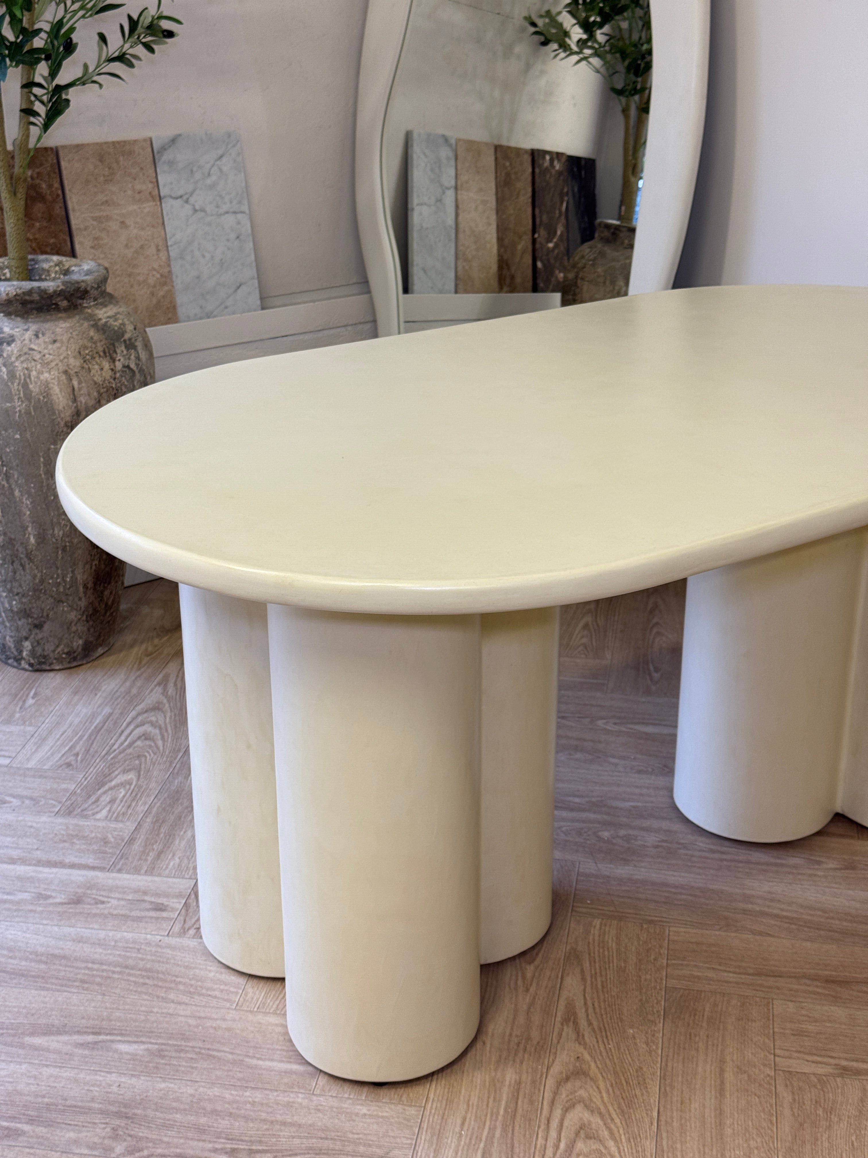 Table à manger ovale